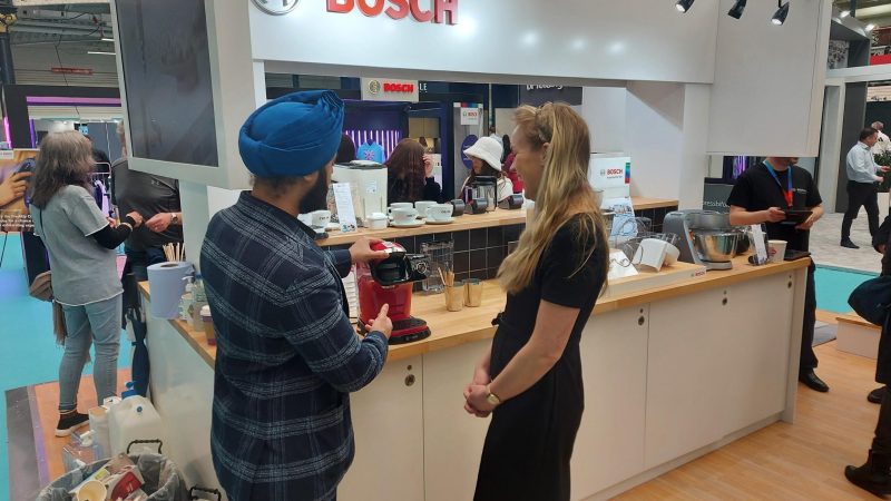 A member of the Retail Profiling strategic channel support team working with clients