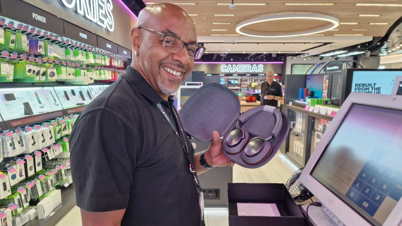 Travel retail service in an airport terminal by Retail Profiling, a field marketing agency