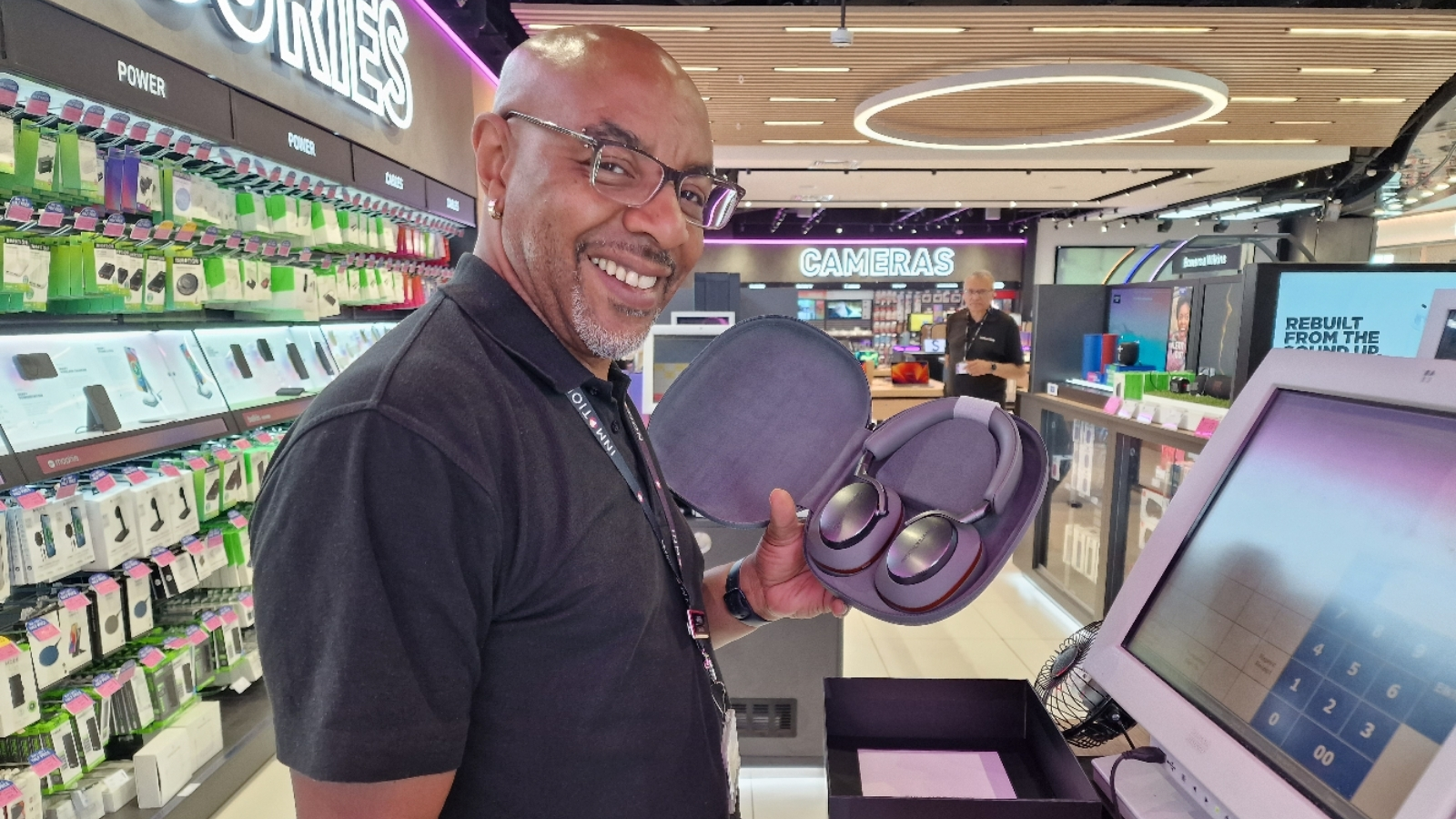 Retail Profiling - Bowers & Wilkins