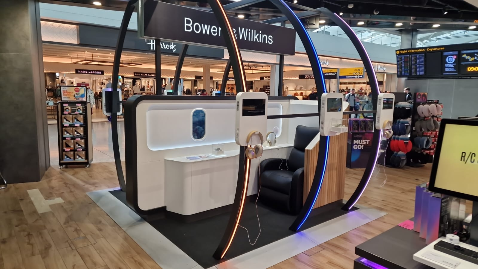 Travel retail support for Bowers & Wilkins in an airport terminal by Retail Profiling